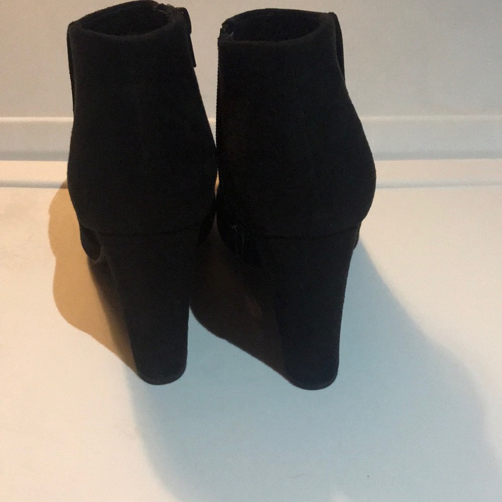 Booties 🖤 - Picture 3 of 7